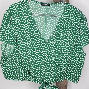 Crop top Blouse , size xl, green with white dots, new